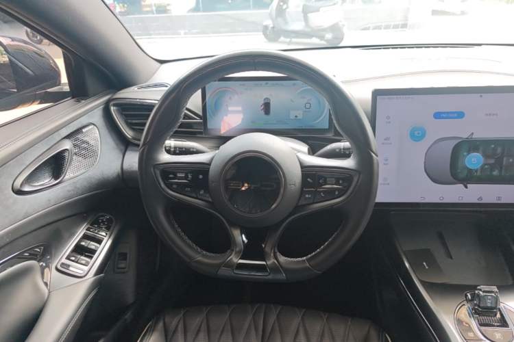 Used BYD Seal 2022 550 km Standard Range Rear-Wheel Drive Prestige Version Steering Wheel