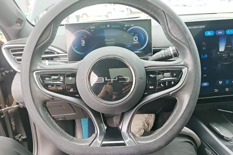 Used BYD Seal 2022 700 km Long-Range Rear-Wheel-Drive Version Steering Wheel