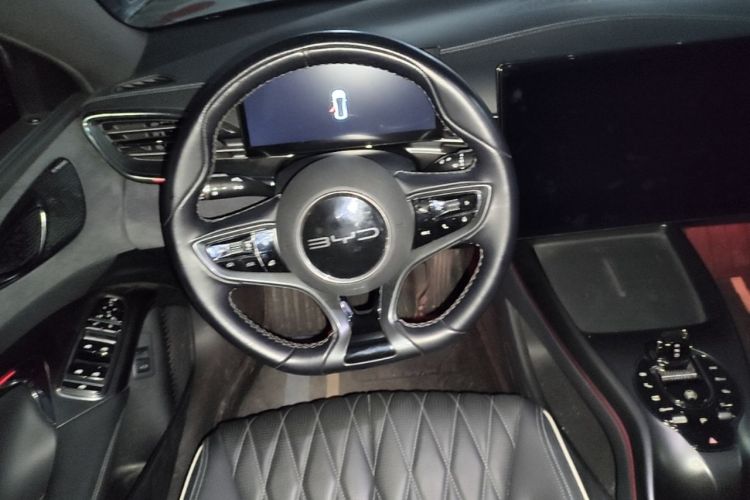 Used BYD Seal 2022 550 km Standard Range Rear-Wheel Drive Prestige Version Steering Wheel