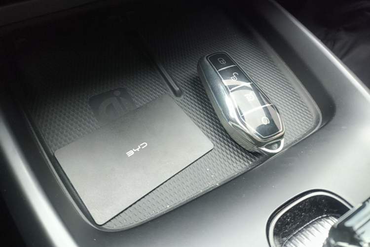 Used BYD Seal 2022 550 km Standard Range Rear-Wheel Drive Elite Version Vehicle Key