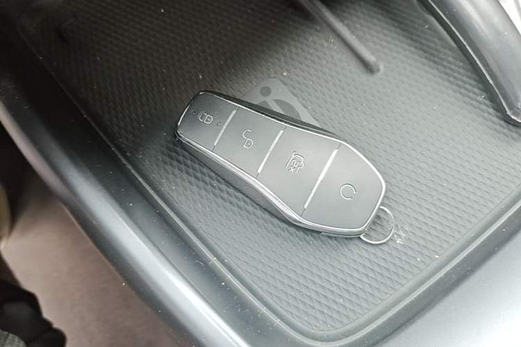 Used BYD Seal 2022 700 km Long-Range Rear-Wheel-Drive Version Vehicle Key