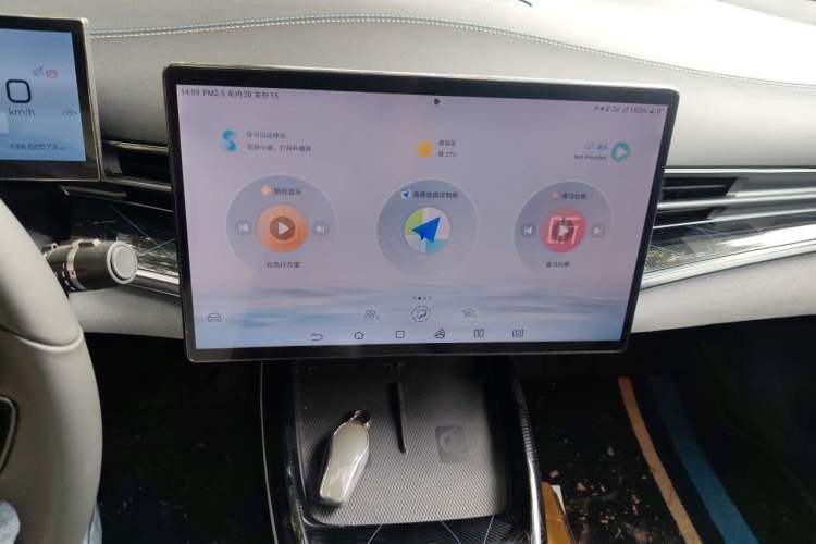 Used BYD Seal 2022 700 km Long-Range Rear-Wheel-Drive Version Audio And AC Panel