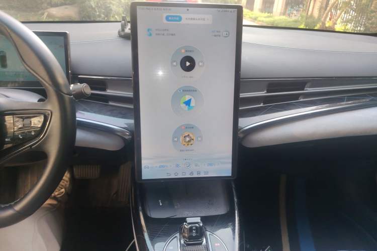 Used BYD Seal 2022 550 km Standard Range Rear-Wheel Drive Elite Version Audio And AC Panel