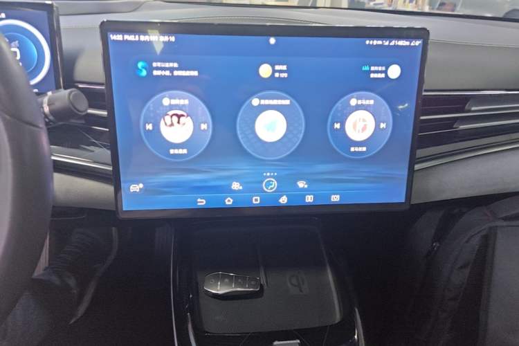 Used BYD Seal 2022 700 km Long-Range Rear-Wheel-Drive Version Audio And AC Panel