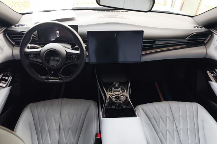 Used BYD Seal 2022 550 km Standard Range Rear-Wheel Drive Prestige Version Center Console