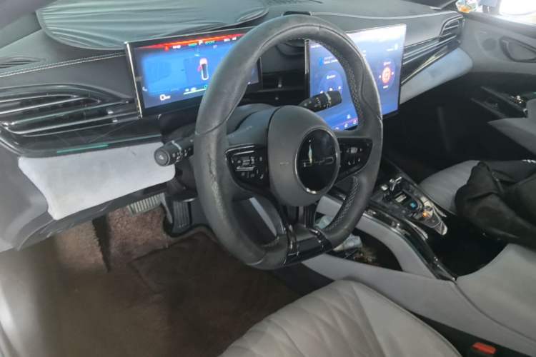 Used BYD Seal 2022 700 km Long-Range Rear-Wheel-Drive Version Center Console