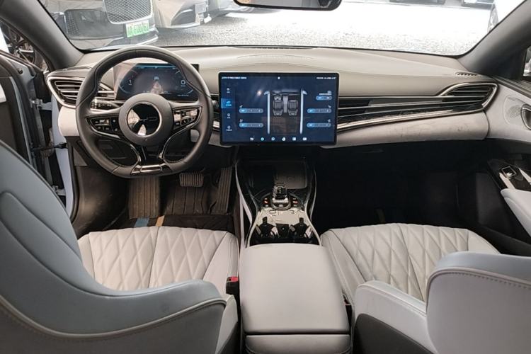 Used BYD Seal 2022 550 km Standard Range Rear-Wheel Drive Prestige Version Center Console