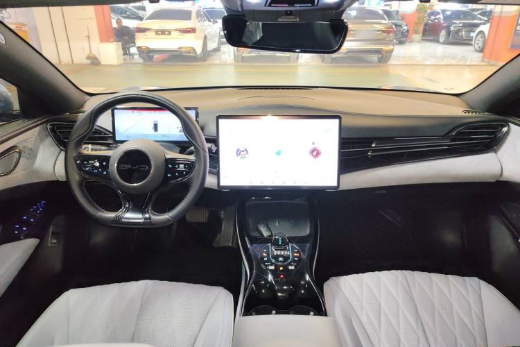 Used BYD Seal 2022 550 km Standard Range Rear-Wheel Drive Prestige Version Center Console
