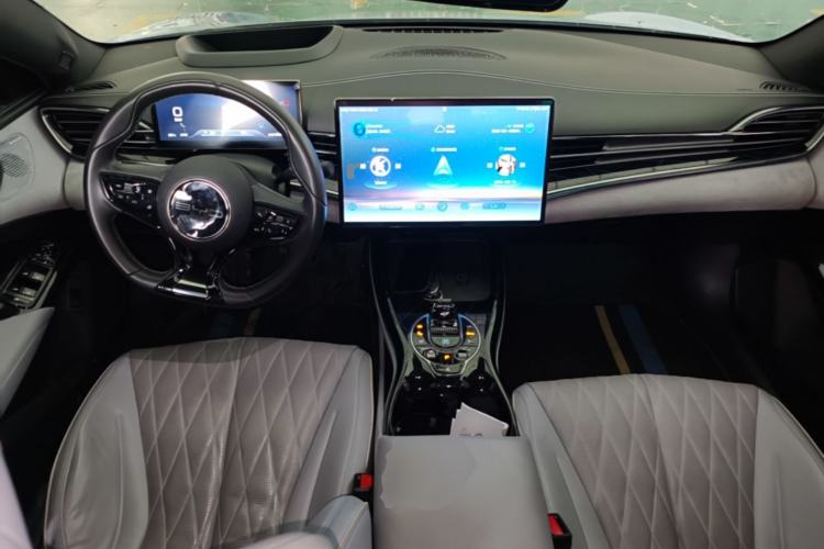 Used BYD Seal 2022 700 km Long-Range Rear-Wheel-Drive Version Center Console
