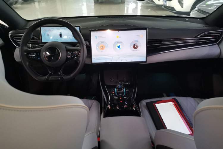Used BYD Seal 2022 550 km Standard Range Rear-Wheel Drive Prestige Version Center Console