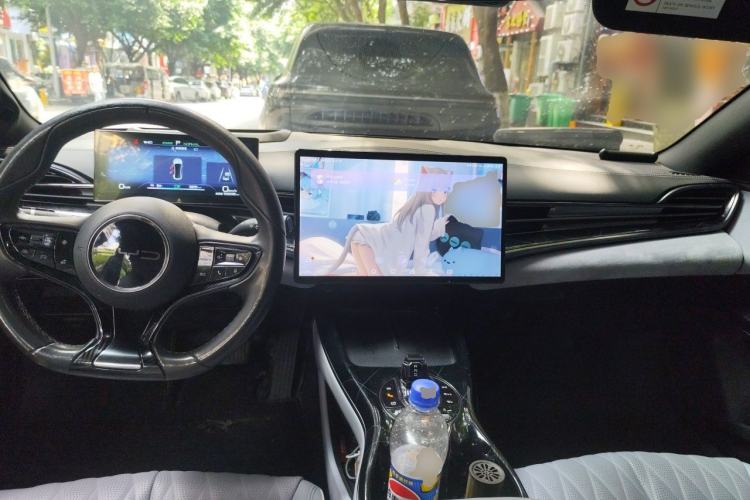 Used BYD Seal 2022 700 km Long-Range Rear-Wheel-Drive Version Center Console