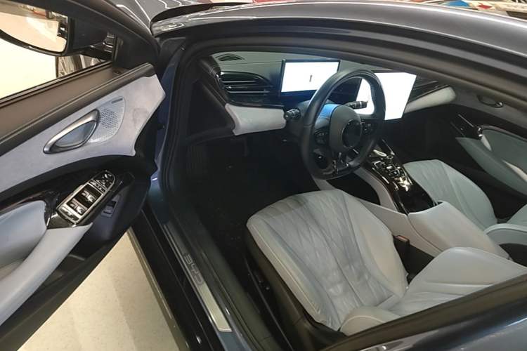 Used BYD Seal 2022 550 km Standard Range Rear-Wheel Drive Elite Version Driver Seat