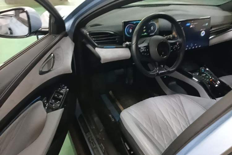 Used BYD Seal 2022 550 km Standard Range Rear-Wheel Drive Prestige Version Driver Seat