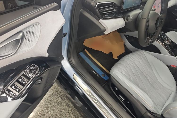 Used BYD Seal 2022 700 km Long-Range Rear-Wheel-Drive Version Driver Seat