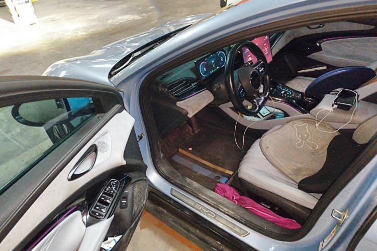Used BYD Seal 2022 550 km Standard Range Rear-Wheel Drive Prestige Version Driver Seat