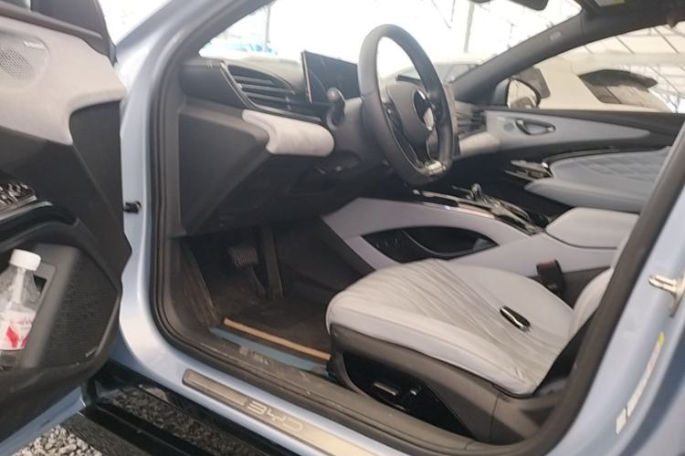 Used BYD Seal 2022 550 km Standard Range Rear-Wheel Drive Prestige Version Driver Seat