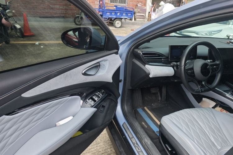Used BYD Seal 2022 550 km Standard Range Rear-Wheel Drive Prestige Version Driver Seat