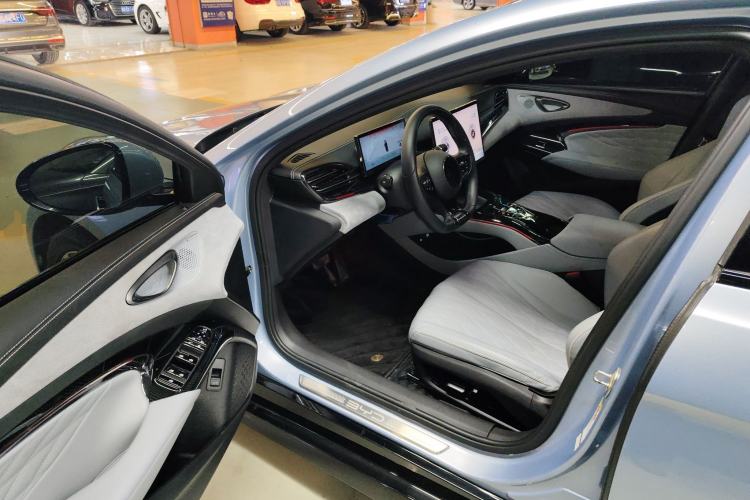 Used BYD Seal 2022 550 km Standard Range Rear-Wheel Drive Prestige Version Driver Seat
