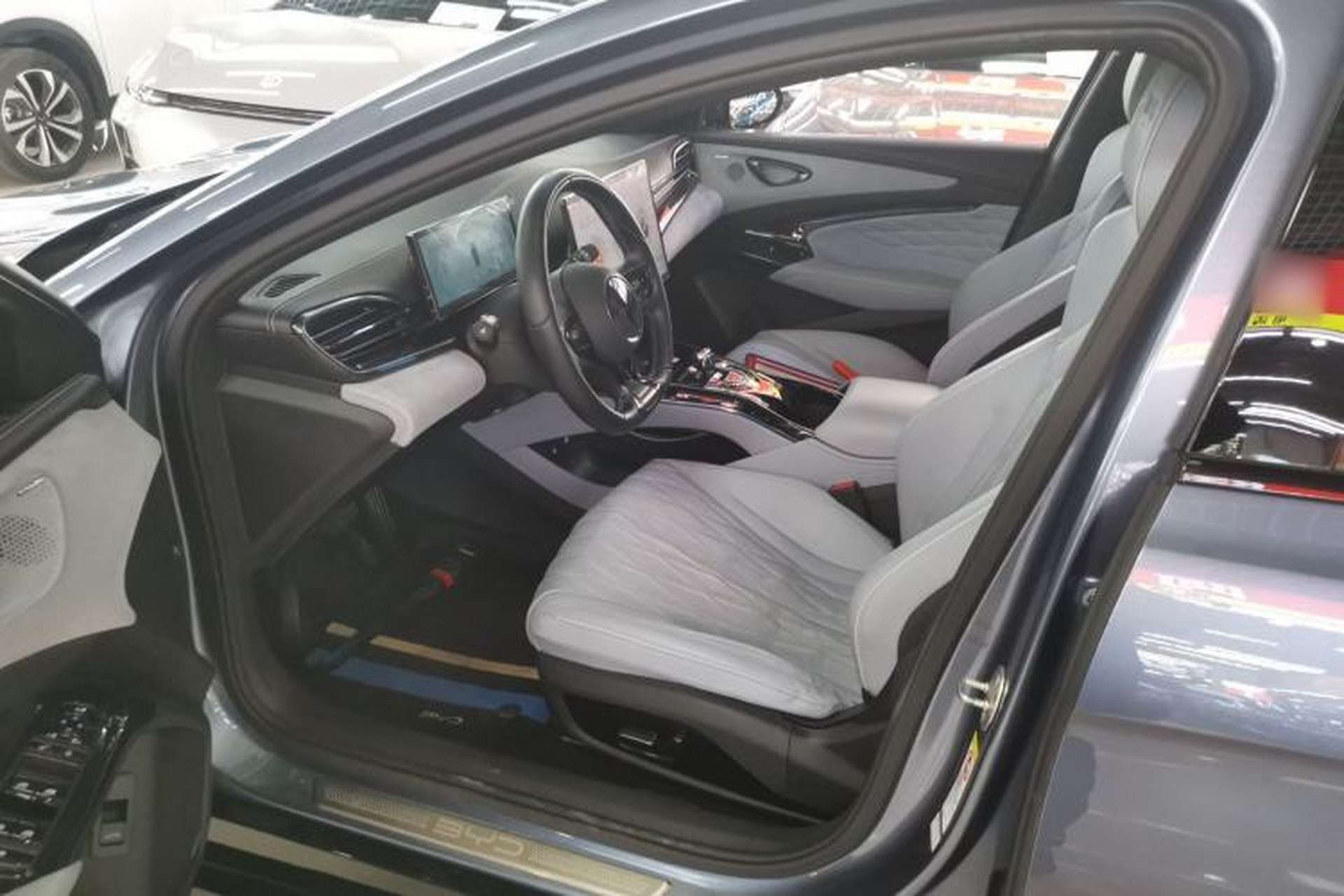 Used BYD Seal 2022 550 km Standard Range Rear-Wheel Drive Prestige Version Driver Seat