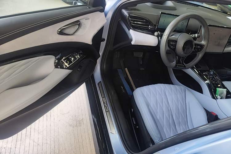 Used BYD Seal 2022 700 km Long-Range Rear-Wheel-Drive Version Driver Seat