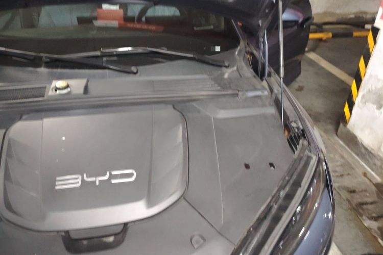 Used BYD Seal 2022 550 km Standard Range Rear-Wheel Drive Prestige Version Engine Bay Left
