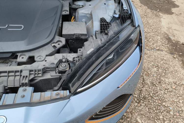 Used BYD Seal 2022 700 km Long-Range Rear-Wheel-Drive Version Engine Bay Left