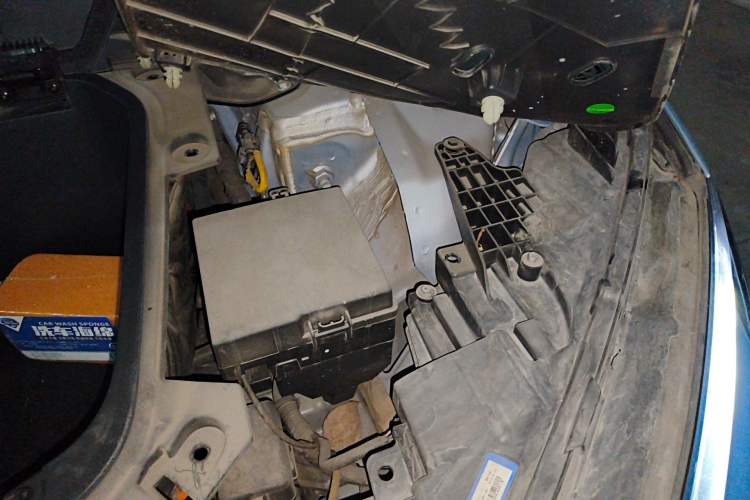 Used BYD Seal 2022 550 km Standard Range Rear-Wheel Drive Prestige Version Engine Bay Left