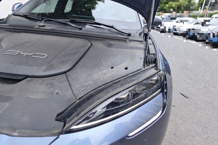 Used BYD Seal 2022 550 km Standard Range Rear-Wheel Drive Prestige Version Engine Bay Left