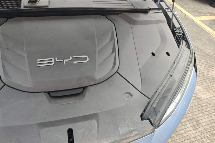 Used BYD Seal 2022 550 km Standard Range Rear-Wheel Drive Prestige Version Engine Bay Left