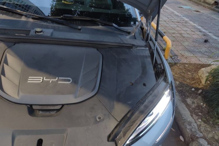 Used BYD Seal 2022 550 km Standard Range Rear-Wheel Drive Elite Version Engine Bay Left