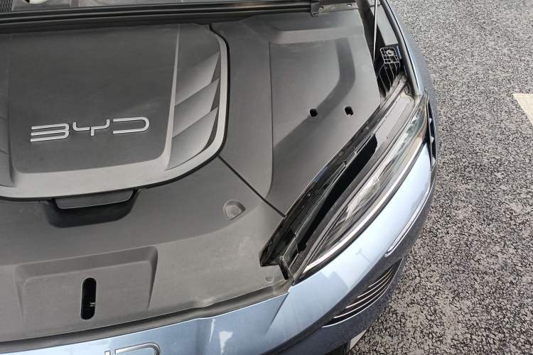 Used BYD Seal 2022 700 km Long-Range Rear-Wheel-Drive Version Engine Bay Left