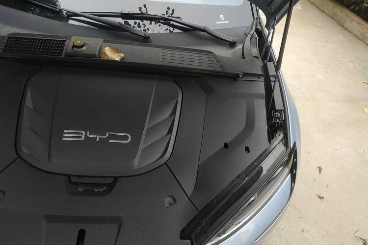 Used BYD Seal 2022 700 km Long-Range Rear-Wheel-Drive Version Engine Bay Left