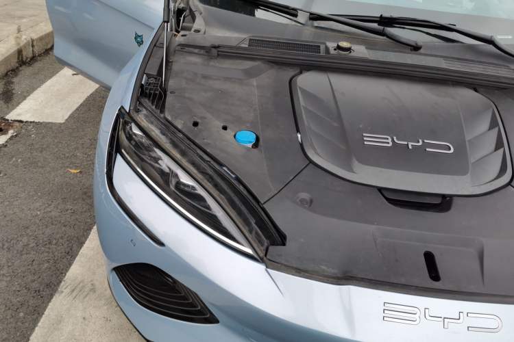 Used BYD Seal 2022 550 km Standard Range Rear-Wheel Drive Prestige Version Engine Bay Right