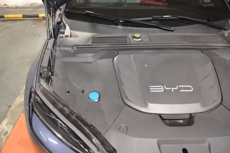 Used BYD Seal 2022 550 km Standard Range Rear-Wheel Drive Prestige Version Engine Bay Right