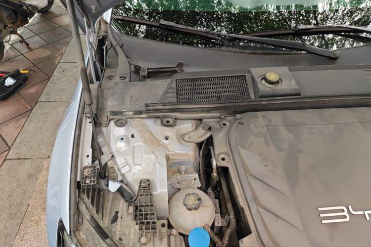 Used BYD Seal 2022 650 km All-Wheel-Drive Performance Version Engine Bay Right