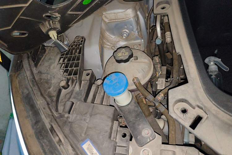 Used BYD Seal 2022 550 km Standard Range Rear-Wheel Drive Prestige Version Engine Bay Right