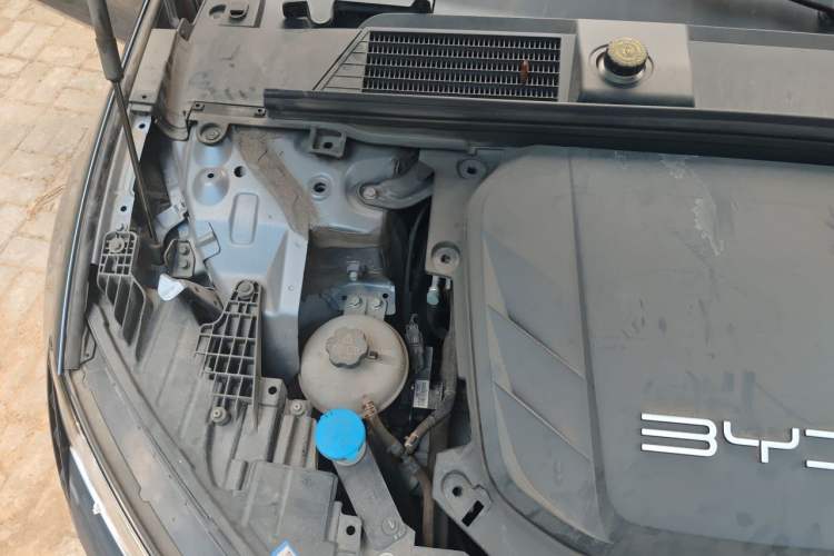 Used BYD Seal 2022 550 km Standard Range Rear-Wheel Drive Prestige Version Engine Bay Right