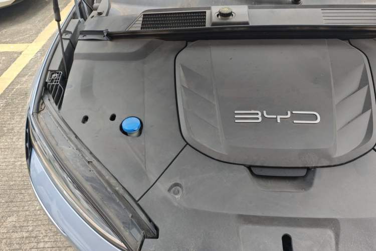 Used BYD Seal 2022 550 km Standard Range Rear-Wheel Drive Prestige Version Engine Bay Right