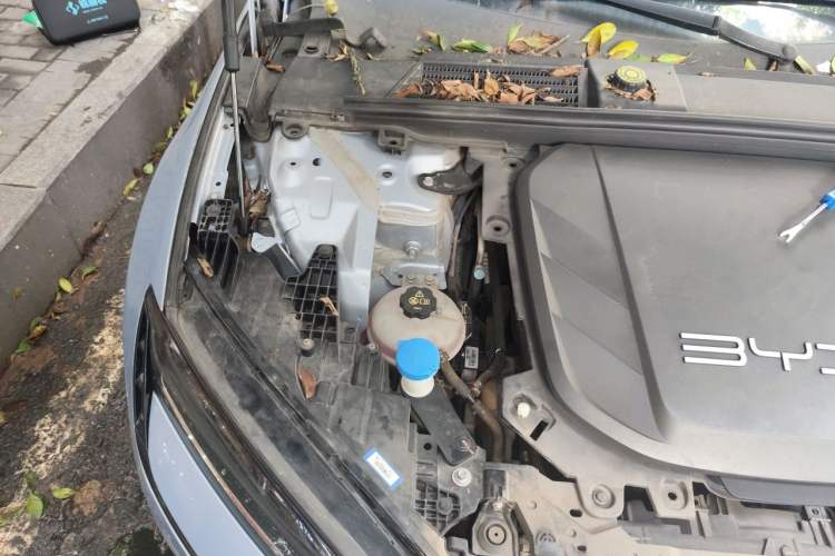 Used BYD Seal 2022 700 km Long-Range Rear-Wheel-Drive Version Engine Bay Right