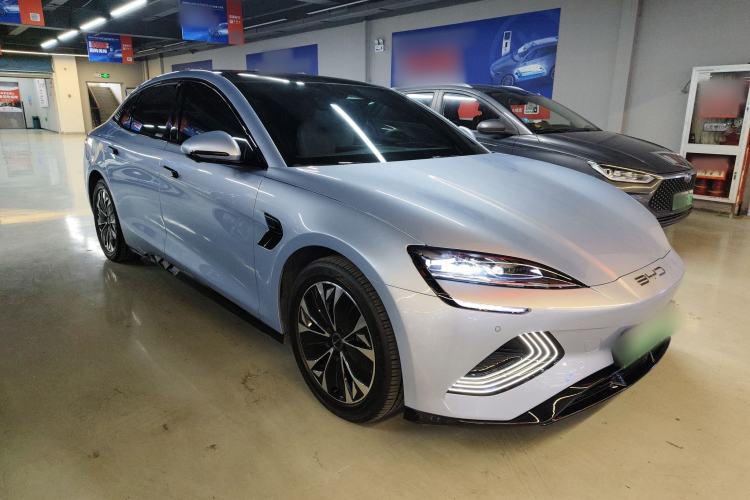 Used BYD Seal 2022 550 km Standard Range Rear-Wheel Drive Prestige Version Exterior 1