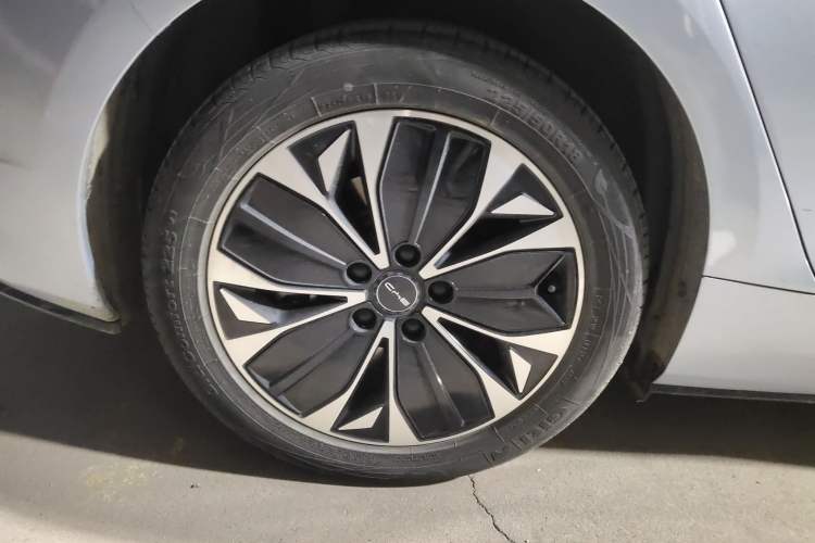 Used BYD Seal 2022 550 km Standard Range Rear-Wheel Drive Elite Version Exterior 5