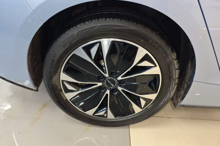 Used BYD Seal 2022 550 km Standard Range Rear-Wheel Drive Elite Version Exterior 5