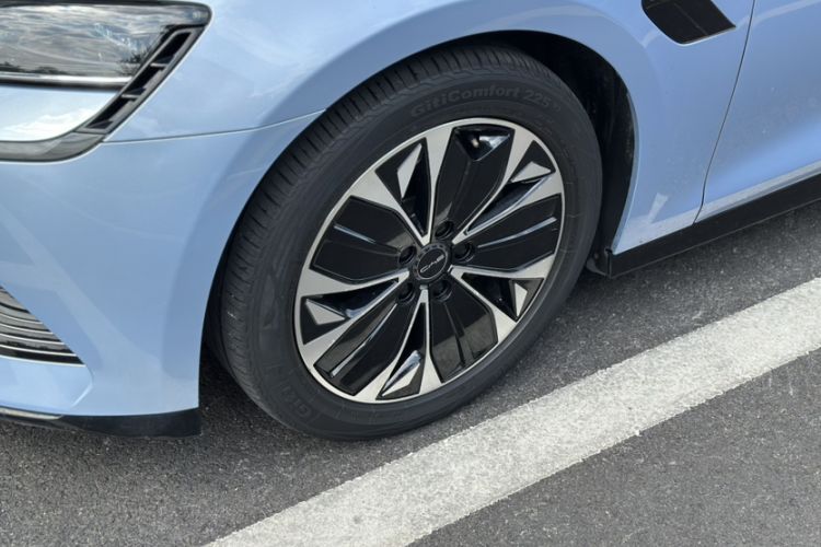 Used BYD Seal 2022 550 km Standard Range Rear-Wheel Drive Prestige Version Exterior 5