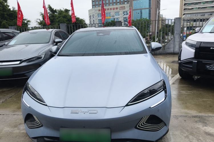 Used BYD Seal 2022 550 km Standard Range Rear-Wheel Drive Prestige Version Front