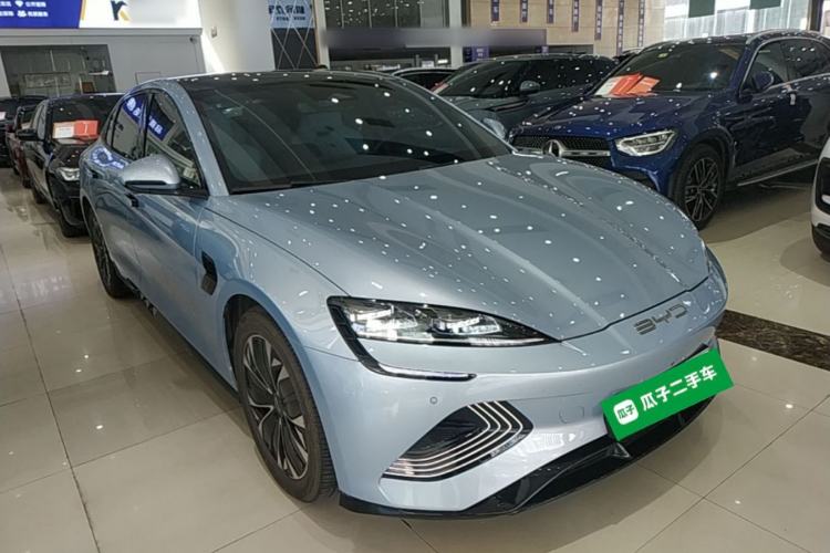 Used BYD Seal 2022 550 km Standard Range Rear-Wheel Drive Prestige Version Front Right 45 Deg