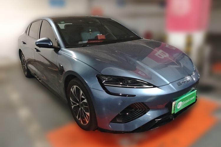 Used BYD Seal 2022 550 km Standard Range Rear-Wheel Drive Prestige Version Front Right 45 Deg
