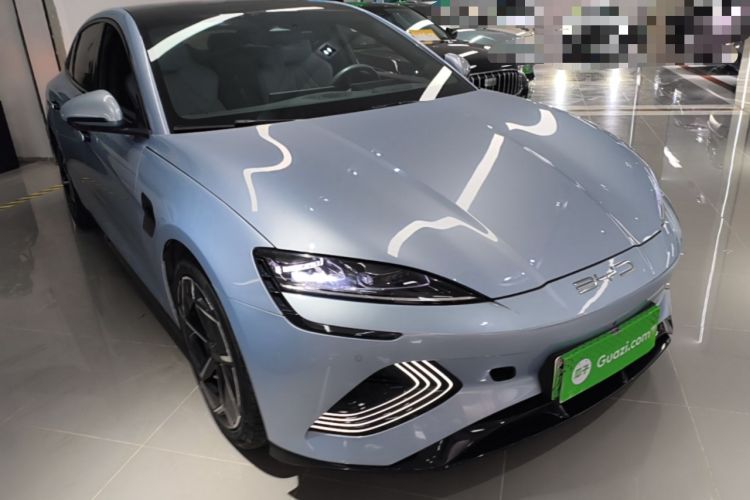 Used BYD Seal 2022 650 km All-Wheel-Drive Performance Version Front Right 45 Deg