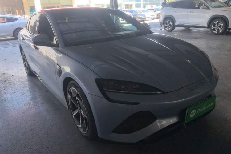 Used BYD Seal 2022 700 km Long-Range Rear-Wheel-Drive Version Front Right 45 Deg