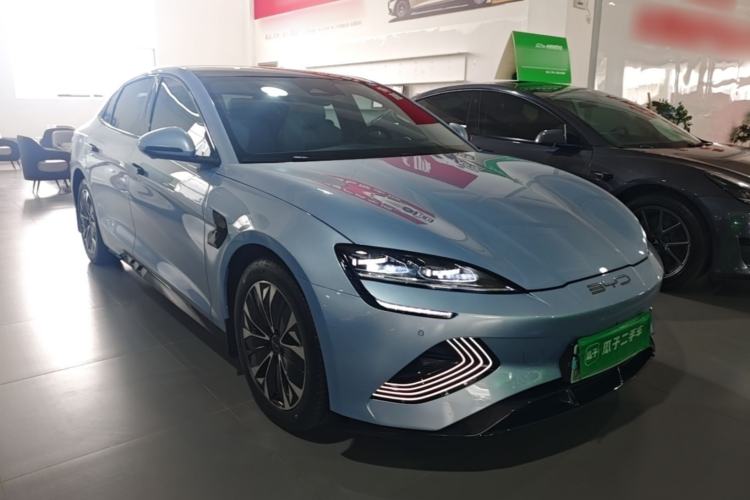 Used BYD Seal 2022 550 km Standard Range Rear-Wheel Drive Prestige Version Front Right 45 Deg