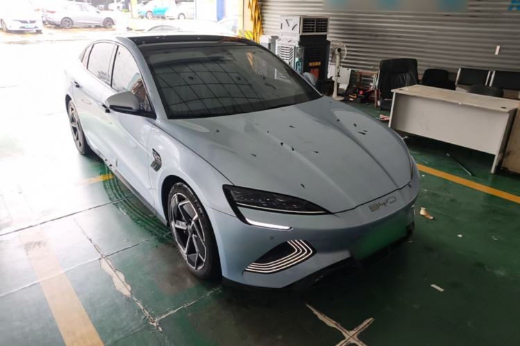 Used BYD Seal 2022 700 km Long-Range Rear-Wheel-Drive Version Front Right 45 Deg